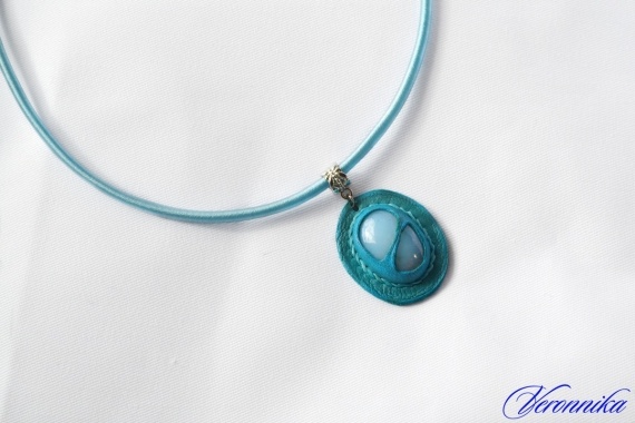 НЕбисерная лавка чудес: Кабошоны в коже