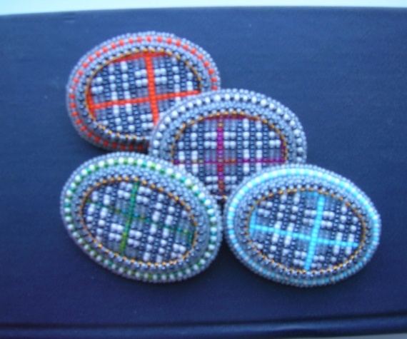 Альбом пользователя mambush: Шотландка - плетено-обшитые брошки