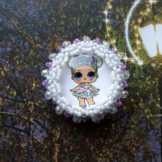 Альбом пользователя mambush: Брошки-кулоны со стеклянными кабошонами с портретами кукол Лол.