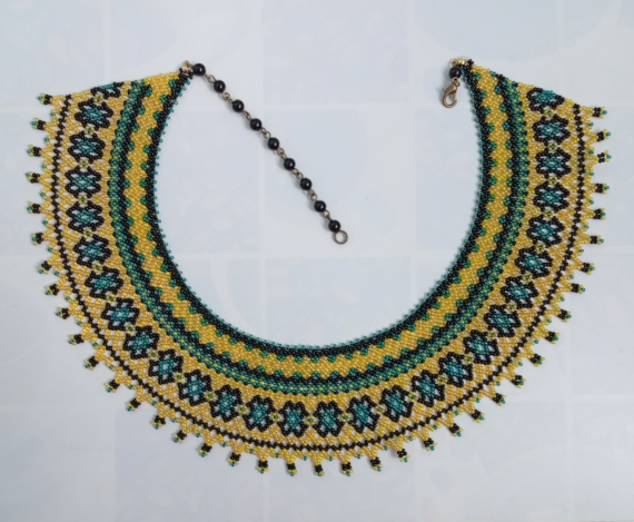 Альбом пользователя mambush: Колье-сетка Вагончики по схеме из инета