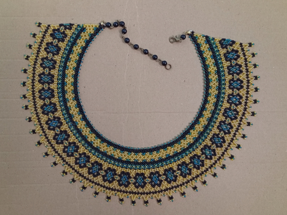 Альбом пользователя mambush: Колье-сетка Вагончики по схеме из инета