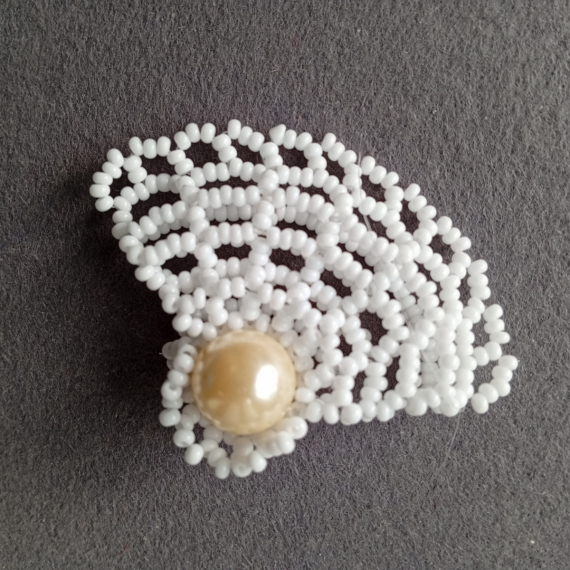 Альбом пользователя mambush: Кулон Олонецкая бабочка вариант 2 - квадратным жгутом и поговорить