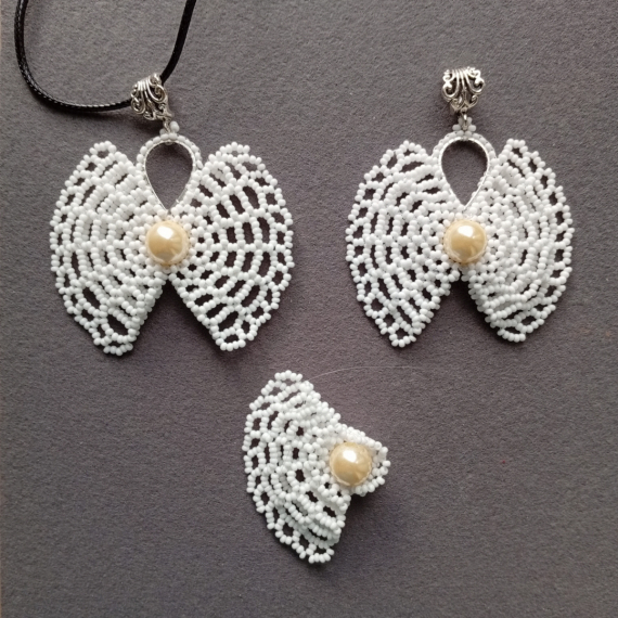 Альбом пользователя mambush: Кулон Олонецкая бабочка вариант 2 - квадратным жгутом и поговорить