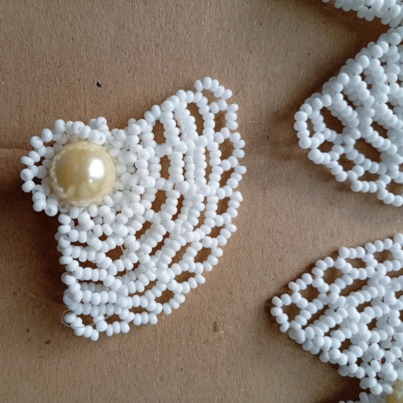 Альбом пользователя mambush: Кулон Олонецкая бабочка вариант 2 - квадратным жгутом и поговорить