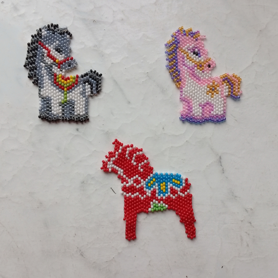 Альбом пользователя mambush: К НГ - лошадки кирпичиком