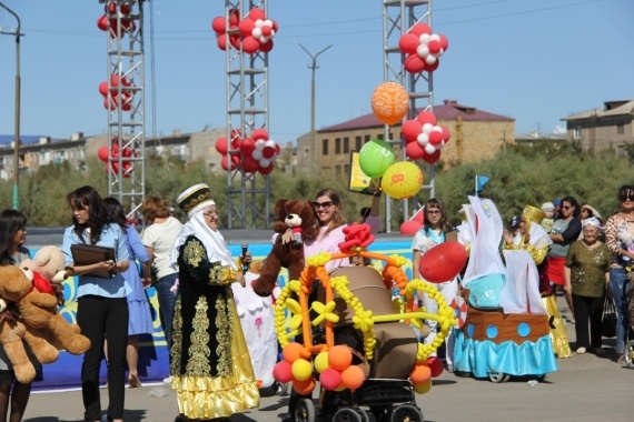 О жизни: Запоздалый отчет бутербродницы. Ярмарка и 80 юбилей города Балхаш. Осторожно-очень много фото