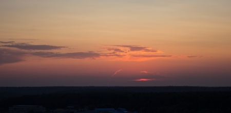 О фотографии: Закат 21 августа, вид из окна