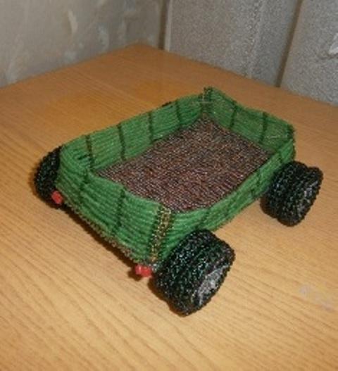Альбом пользователя nee7dle2wo3ma8n: Машина из бисера (грузовая) с прицепом. Разработка моего ученика.