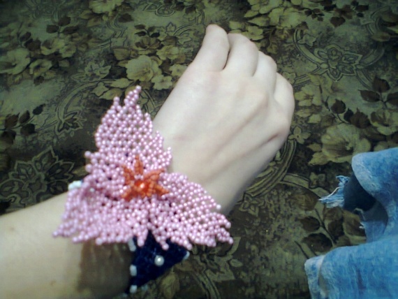 Альбом пользователя nee7dle2wo3ma8n: Шикарный браслет с большим цветком.