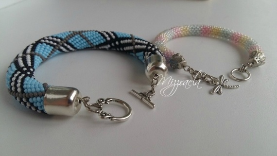 Альбом пользователя Mizzraela: Браслет Барбери для себя и браслет из ЯрнАрт виолет меланж для дочки