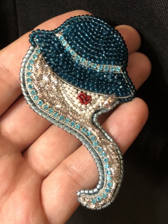 Альбом пользователя JuliaСhanterelle: Девушка в шляпе -брошь