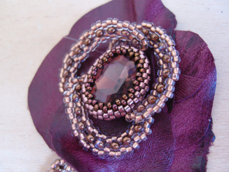 Альбом пользователя Виктория777: Цветочки-брошки к флешмобу