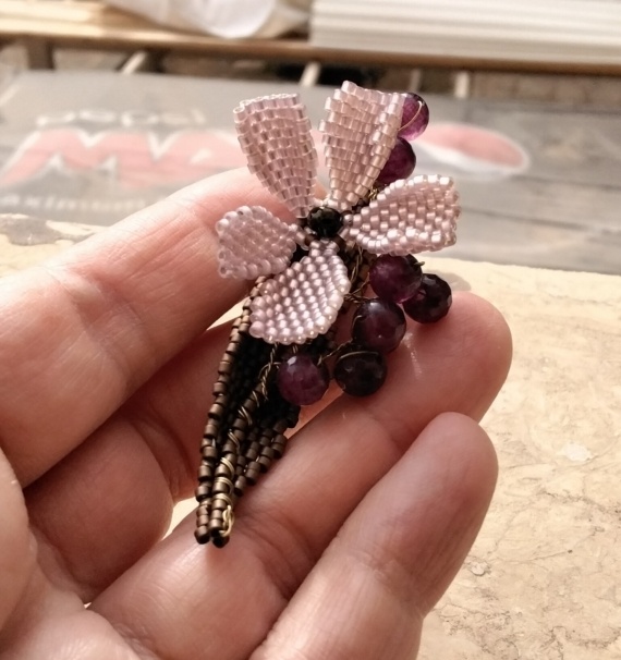 Альбом пользователя Portulaka: Кулон и брошь с бусинами жадеита и Ко