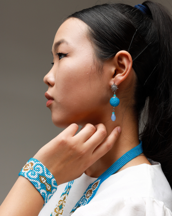 Альбом пользователя olesja: Набор из бисера выполненный в станочной технике.