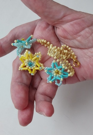 Альбом пользователя LanaGor: Браслет цветочный (со стеклярусом)
