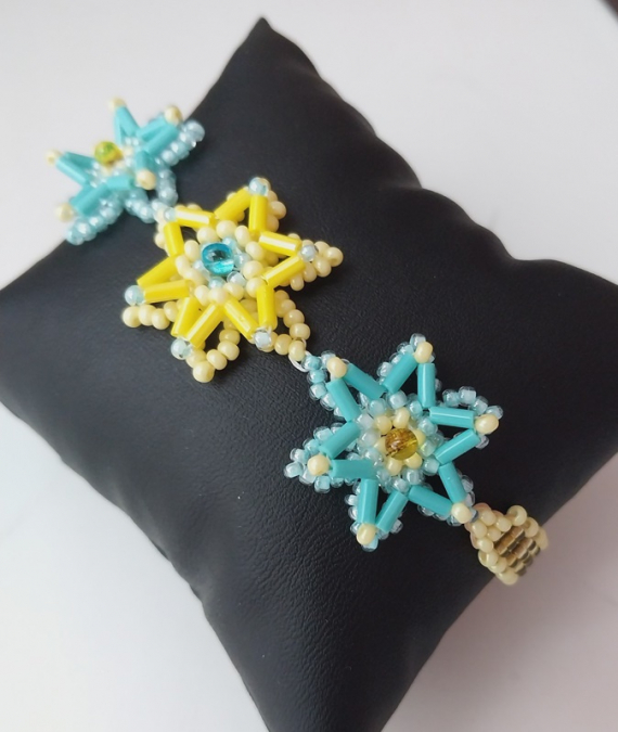 Альбом пользователя LanaGor: Браслет цветочный (со стеклярусом)