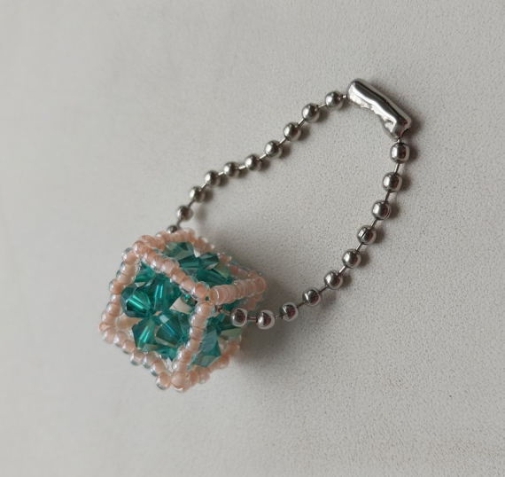 Альбом пользователя LanaGor: Два геометрических брелочка