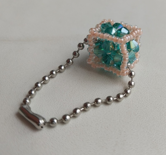 Альбом пользователя LanaGor: Два геометрических брелочка