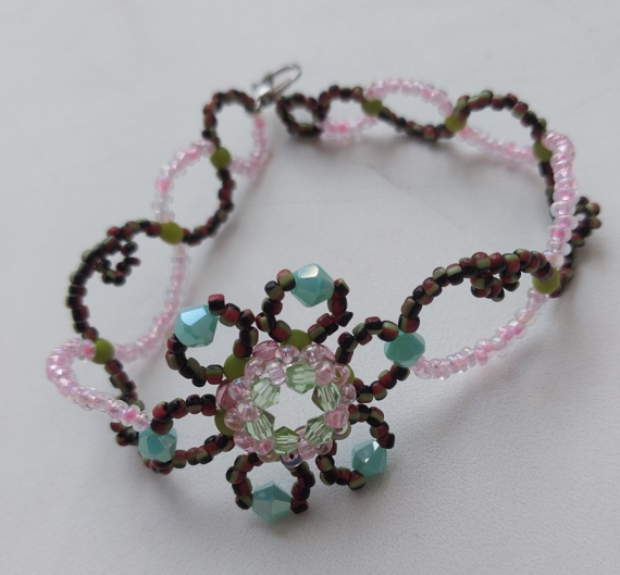 Альбом пользователя LanaGor: Браслет - Цветочек в кружавчиках