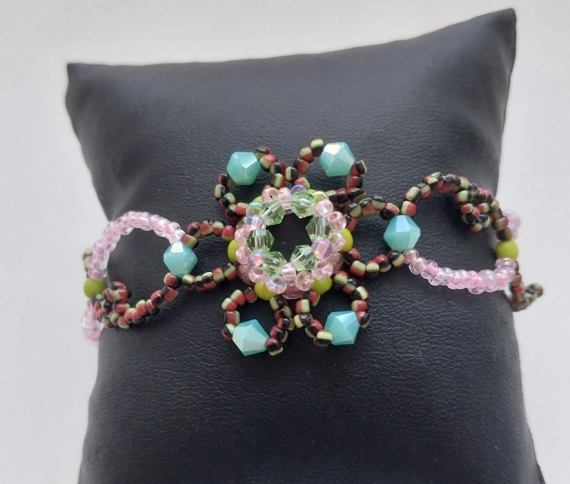 Альбом пользователя LanaGor: Браслет - Цветочек в кружавчиках