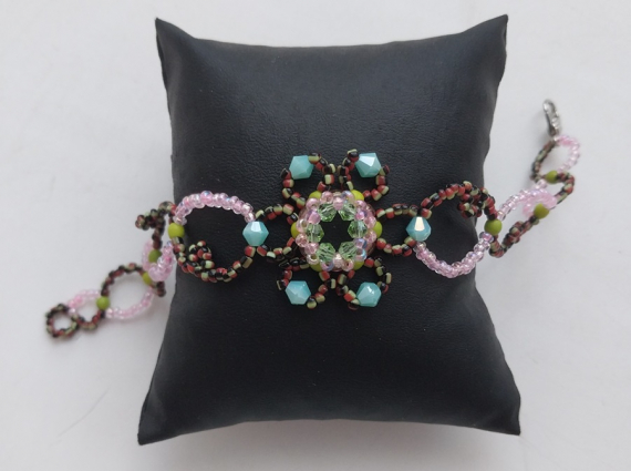 Альбом пользователя LanaGor: Браслет - Цветочек в кружавчиках