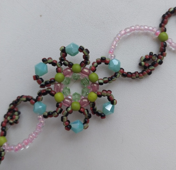 Альбом пользователя LanaGor: Браслет - Цветочек в кружавчиках