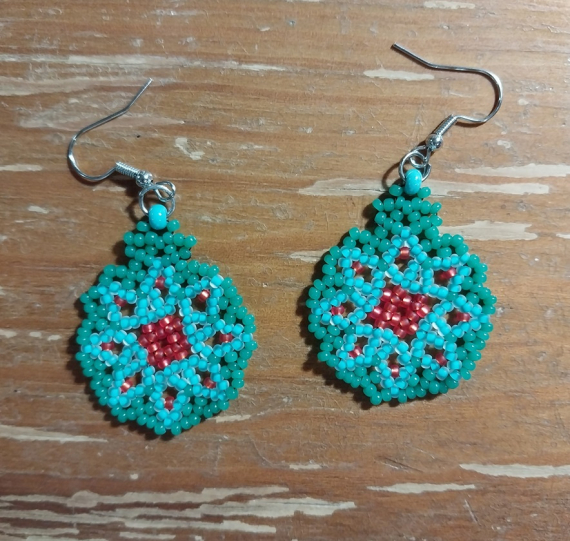 Альбом пользователя LanaGor: Серьги по уичольскому мотиву. Зелененькие