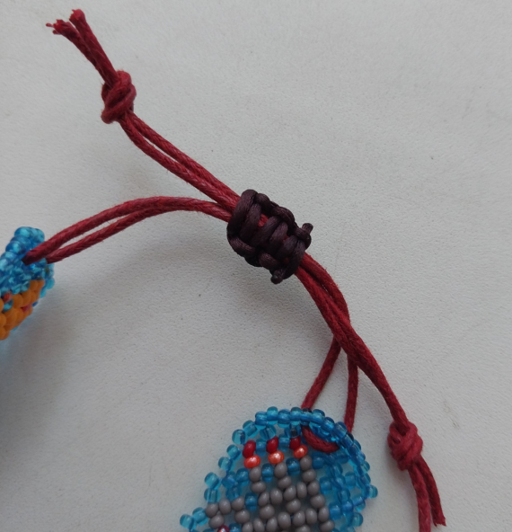 Альбом пользователя LanaGor: Браслетик Разноцветные гуси-лебеди