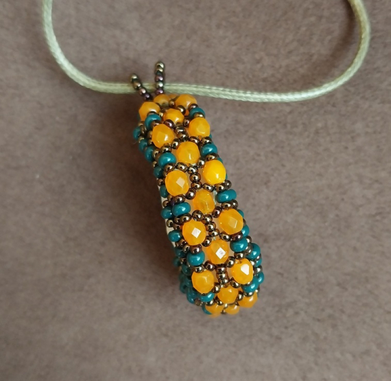 Альбом пользователя LanaGor: Кулон из белого камня