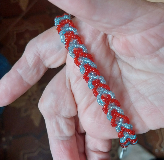 Альбом пользователя LanaGor: Два браслета косички