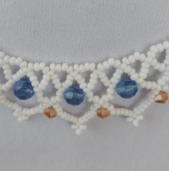 Альбом пользователя LanaGor: Колье белое с бусинами