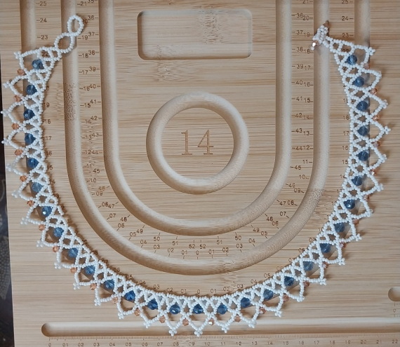 Альбом пользователя LanaGor: Колье белое с бусинами