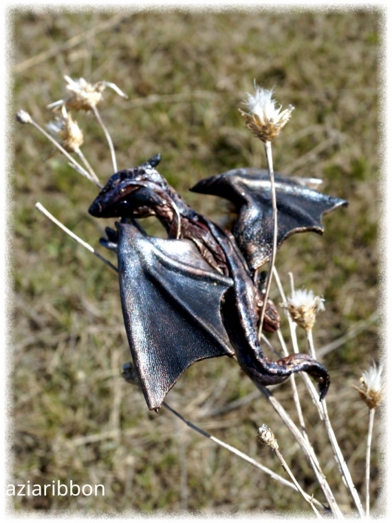 НЕбисерная лавка чудес: Кожаные броши-дракончики.