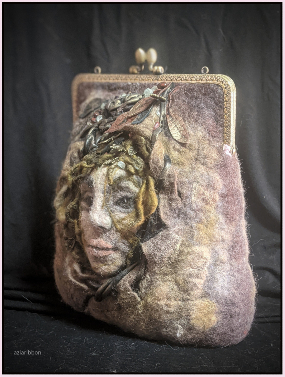 НЕбисерная лавка чудес: Валяная сумочка Дух леса