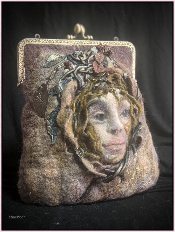 НЕбисерная лавка чудес: Валяная сумочка Дух леса