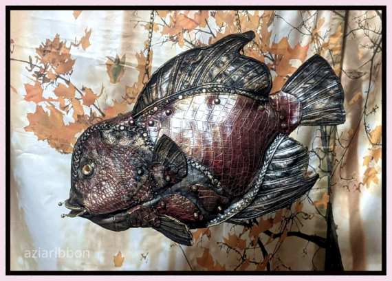 НЕбисерная лавка чудес: Кожаная сумка-рыба и с 8 марта)