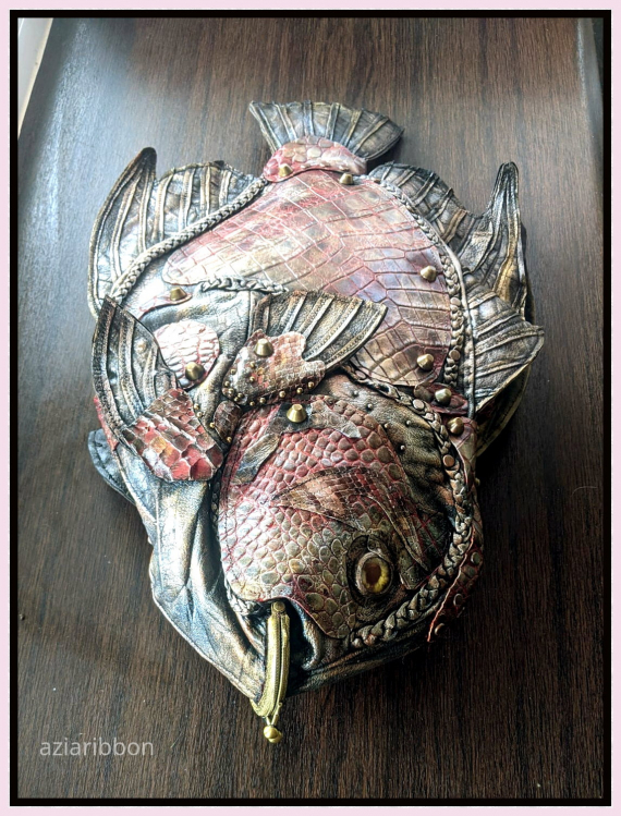 НЕбисерная лавка чудес: Кожаная сумка-рыба и с 8 марта)