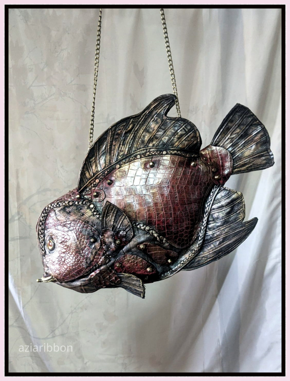 НЕбисерная лавка чудес: Кожаная сумка-рыба и с 8 марта)