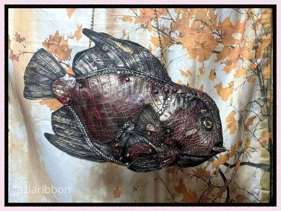 НЕбисерная лавка чудес: Кожаная сумка-рыба и с 8 марта)