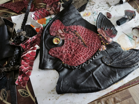 НЕбисерная лавка чудес: Кожаная сумка-рыба и с 8 марта)