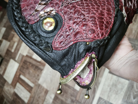 НЕбисерная лавка чудес: Кожаная сумка-рыба и с 8 марта)