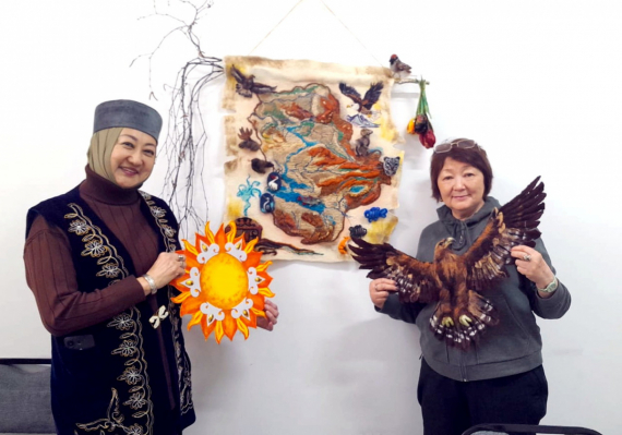 НЕбисерная лавка чудес: Как мы карту Восточно-Казахстанской области из шерсти валяли