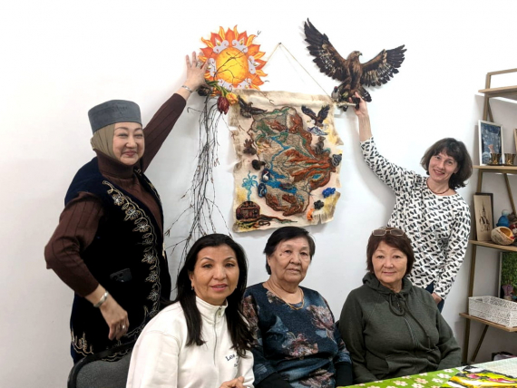 НЕбисерная лавка чудес: Как мы карту Восточно-Казахстанской области из шерсти валяли