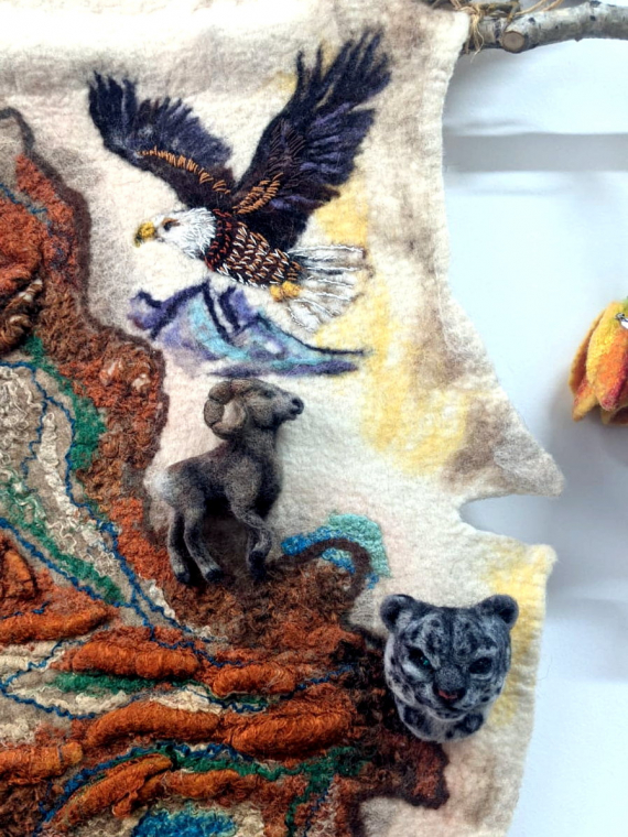 НЕбисерная лавка чудес: Как мы карту Восточно-Казахстанской области из шерсти валяли