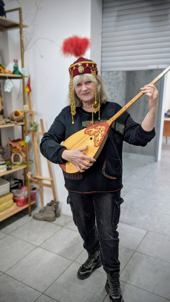 НЕбисерная лавка чудес: Ушки на макушки - продолжаю валять)