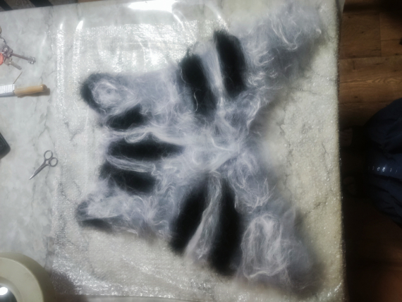 НЕбисерная лавка чудес: Ушки на макушки - продолжаю валять)