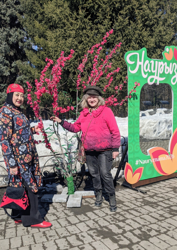 НЕбисерная лавка чудес: Ушки на макушки - продолжаю валять)