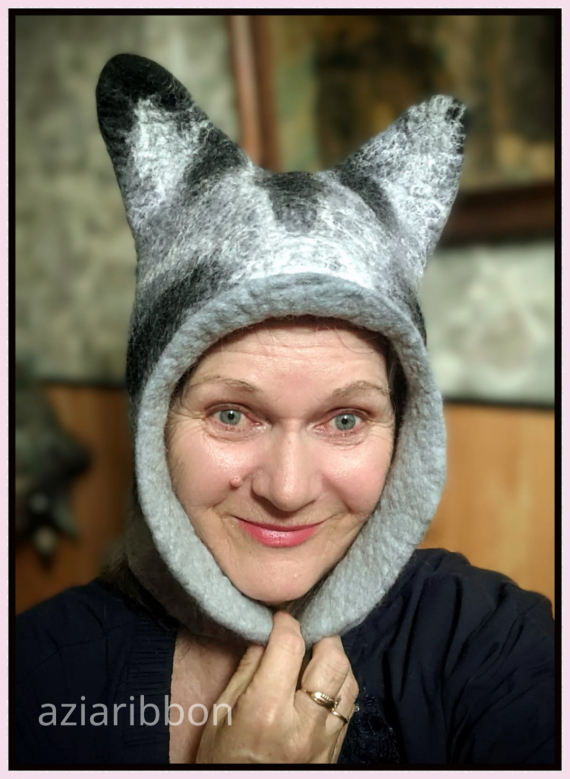 НЕбисерная лавка чудес: Ушки на макушки - продолжаю валять)