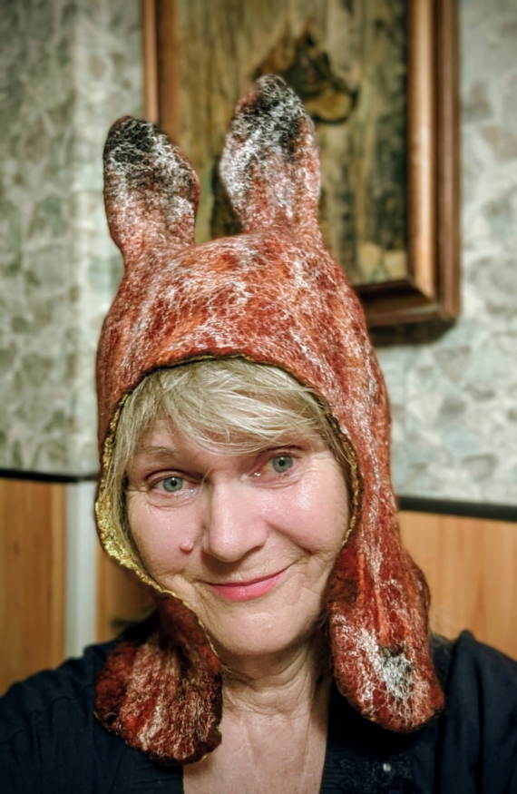 НЕбисерная лавка чудес: Ушки на макушки - продолжаю валять)