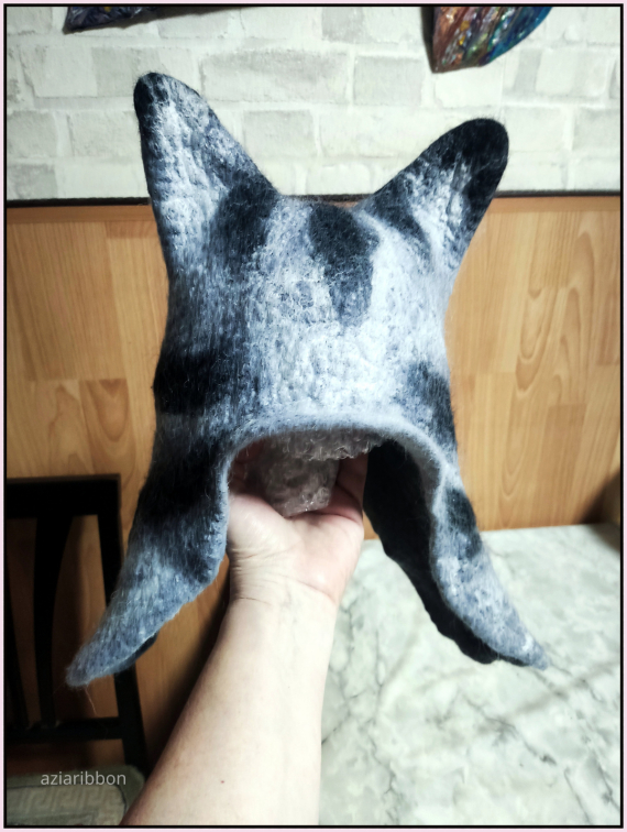 НЕбисерная лавка чудес: Ушки на макушки - продолжаю валять)